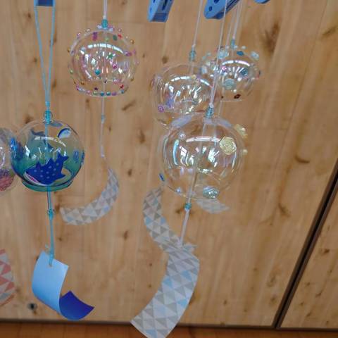 お掃除と風鈴作りの写真