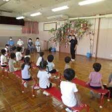 放課後子ども教室 お茶会とつるし柿づくりの写真