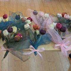 布ﾁｭｰﾘｯﾌﾟの花束作りの写真