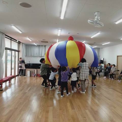 明治わらべこども園 ランランタイムの写真